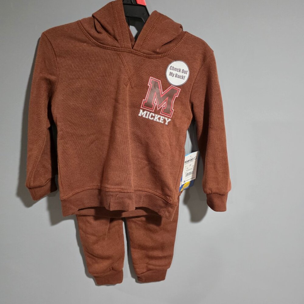 Disney Mickey Goofy Daffy Duck Pluto NWT Hoodie and Pants Set Size 2T